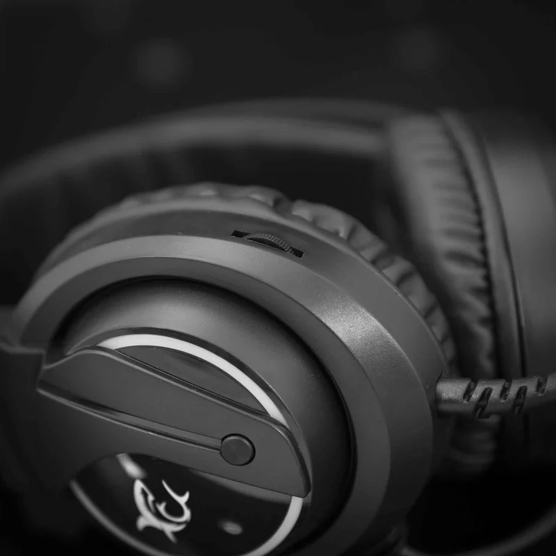 White Shark WOLF On-Ear Gaming Headset Black - 7326739