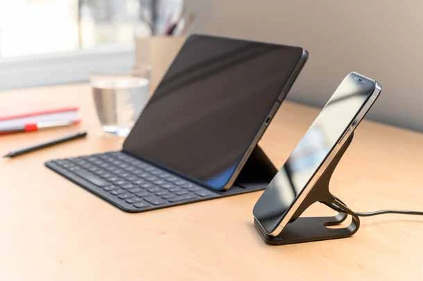 FIXED Frame 15W Wireless Charging Stand Black - 8011424