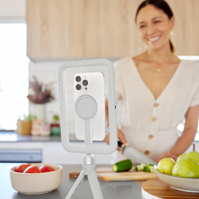 Shiftcam SnapStudio LED Light Frame with battery MagSafe-compatible Greige - 9350693