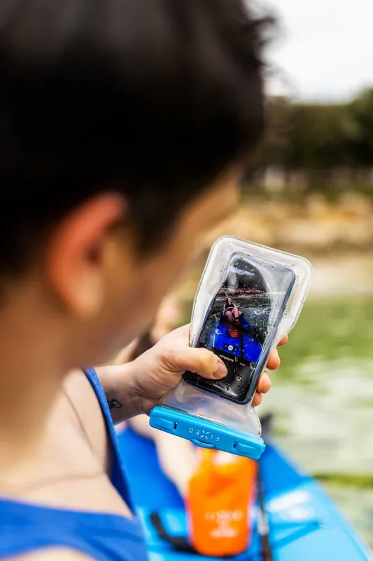 FIXED Float Waterproof Bag for Smartphones up to 6.8